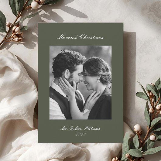 Modern Classic Sage Married Christmas Newlywed Feestdagenkaart