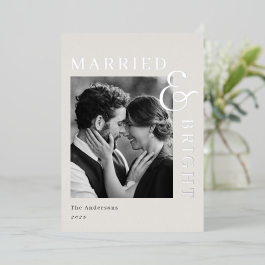 Modern Classic Silver Foil Married and Bright Folie Feestdagenkaart (Staand Voorkant)
