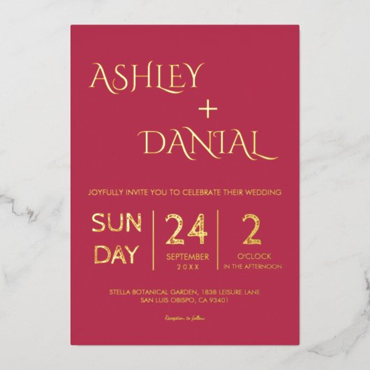 Modern Classy Magenta Gold Calligraphy Wedding Folie Uitnodiging (Voorkant)