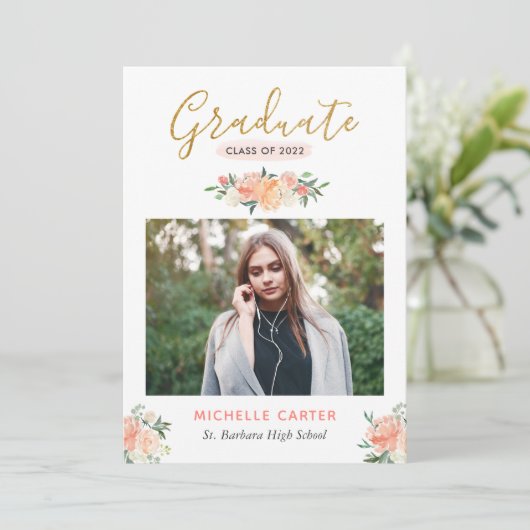 Modern Clean Coral Peach Floral Photo Afstuderen Aankondiging (Staand voorkant)