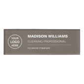 Modern Cleaning Services Logo Taupe Naambadge (Voorkant)