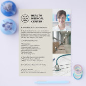 Modern Clinic Doctor Healthcare Custom Logo Flyer (Enkel)