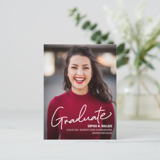 Modern College Afstuderen het Afstuderen van het M Aankondigingskaart (Staand voorkant)