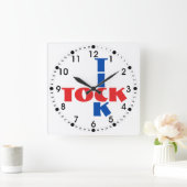 Modern Crossword Pattern Tick Tock Typography Vierkante Klok (Huis)