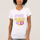 Modern Custom HANUKKAH T-Shirt<br><div class="desc">Moderne,  aanpasbare HANUKKAH T-shirt,  ontworpen met faux gold menorah,  kleurrijke ster van David en paarse droesdel plus  GREETING,  zodat je je eigen groet kunt creëer. Ideaal voor het Hanukkah-seizoen. Kies uit een breed gedeelte van Hanukkah-kleding en geschenken,  ontworpen door Berean-Design. Ook in het zwart.</div>