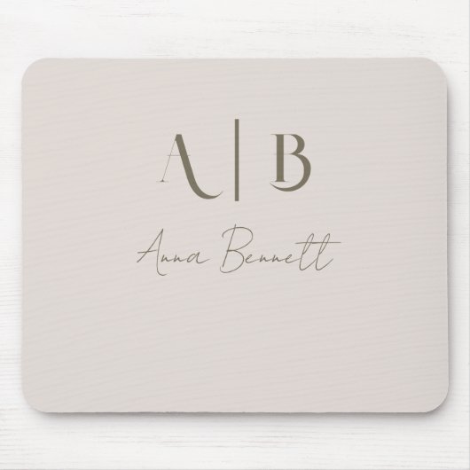 Modern Custom Monogram Initialen Naam Licht Beige Muismat (Voorkant)