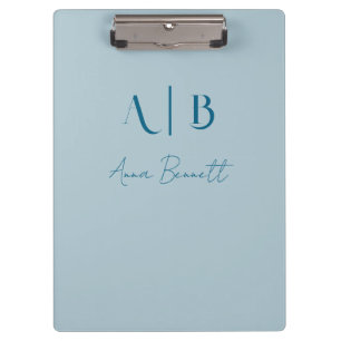 Modern Custom Monogram Initialen Naam Pastel Blauw Klembord