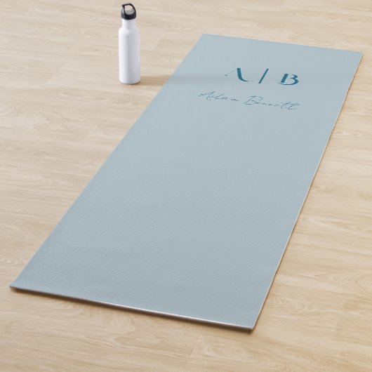 Modern Custom Monogram Initialen Naam Pastel Blauw Yogamat (In situ)