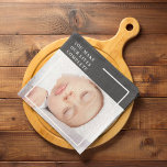 Modern Cute Baby Foto | Beauty Quote Theedoek<br><div class="desc">Leg de essentie van onschuld en schoonheid vast met ons moderne en schattige baby-fotoproduct collectie op Zazzle! Koester de kostbare momenten met deze charmante afbeeldingen die de zuiverheid en vreugde van de kindertijd vieren. Elk item is zorgvuldig ontworpen om de schoonheid van onschuld te laten zien, ons herinneren aan de...</div>