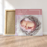 Modern Cute Baby Foto | Roze en wit | Citaat Canvas Afdruk<br><div class="desc">Introductie van onze heerlijke moderne Schattigee Baby Foto Roze & Wit Quote op een charmante roze achtergrond! Dit schattige product is perfect voor het vieren van de vreugde en liefde die je kleintje in je leven brengt. Of je nu op zoek bent naar een hartverwarmende aandenken of een doordacht geschenk,...</div>