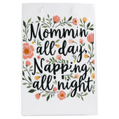 Modern Cute Floral Mother's Day, Birthday Mom Medium Cadeauzakje (Voorkant)