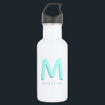 Modern Cute Fun Custom Name 3D Monogram Waterfles<br><div class="desc">Schuif een monogrammed waterflesje met uw eigen naam als een schaduw initiaal in turkooise en blauwgroen. Modern,  minimalistisch,  eenvoudig en leuk,  dit door typografie aangedreven ontwerp zorgt voor een cool,  persoonlijk geschenk!</div>