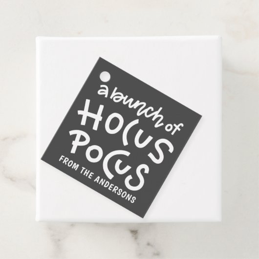 Modern Cute Typography Hocus Pocus Halloween Bedankjes Labels (In situ)