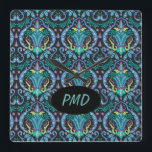 Modern Damask Art Deco Black Turquoise Blue Name Vierkante Klok<br><div class="desc">Pas uw klok aan met monogram initialen of een naam voor een mooi decoratief accent. U kunt het ovaal en de tekst gemakkelijk schrappen als u het zonder de verpersoonlijking verkiest. Het ontwerp is gemaakt met de vetgedrukte kleuren zwart en turquoise blauwgroen blauw met de aanrakingen magenta en chartreuse kalkgroen....</div>