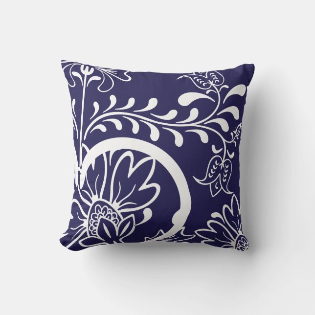 Modern Damask Floral Pattern | Navy Blue Kussen (Voorkant)