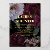 Modern Dark Moody Burgundy Floral Wedding Gold Folie Uitnodiging (Voorkant)