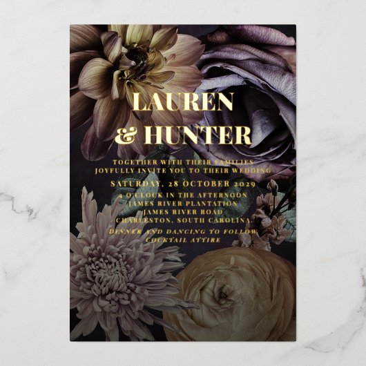 Modern Dark Moody Paarse Botanical Weddenschap Gol Folie Uitnodiging (Voorkant)