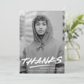 Modern Dashed Photo Afstuderen Bedankkaart (Staand voorkant)