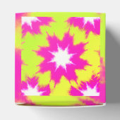 Modern Dazzle Roos Green Yellow Tie Dye Bedankdoosjes (Bovenkant)