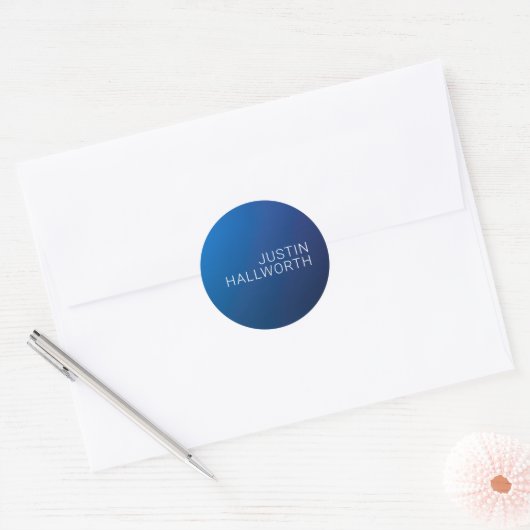 Modern donkerblauw verloop & minimale bewerkbare t ronde sticker (Envelop)