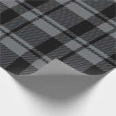 Modern Donkergrijs en Zwart Tartan Plaid Cadeaupapier (Hoek)