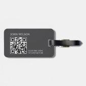 Modern donkergrijs wit vet monogram QR-code Bagagelabel (Achterkant horizontaal)