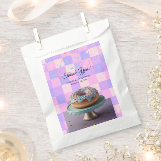 Modern Donut Sprinkles Geruit Baby shower Bedankzakje (Geknipt)