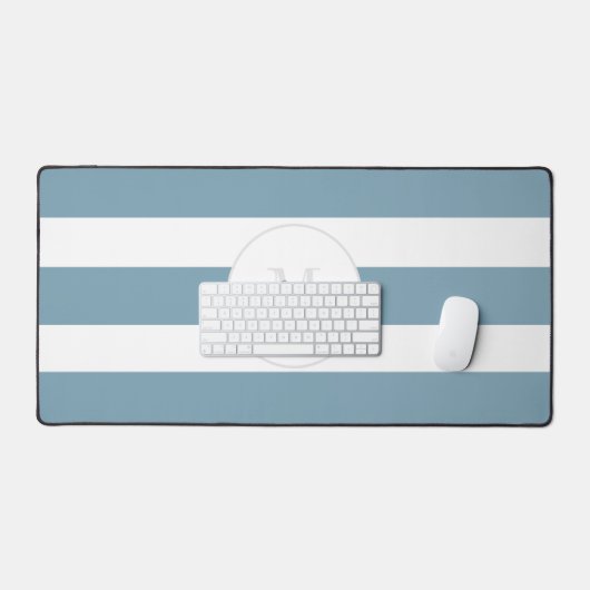 Modern Dusty Blue Chic Script Monogram Naam Bureaumat (Keyboard & Muis)