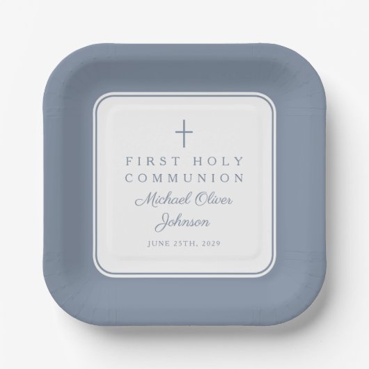 Modern Dusty Blue Cross Boy First Communion Papieren Bordje (Voorkant)