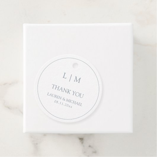 Modern Dusty Blue Eenvoudig Monogram Dank u Bedankjes Labels (In situ)