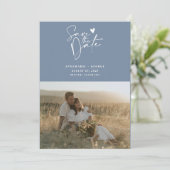 Modern Dusty Blue Kalligrafie Script Foto Save The Date (Staand voorkant)