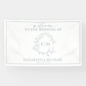 Modern Dusty Blue Leafy Crest Monogram Weddenschap Spandoek (Horizontaal)
