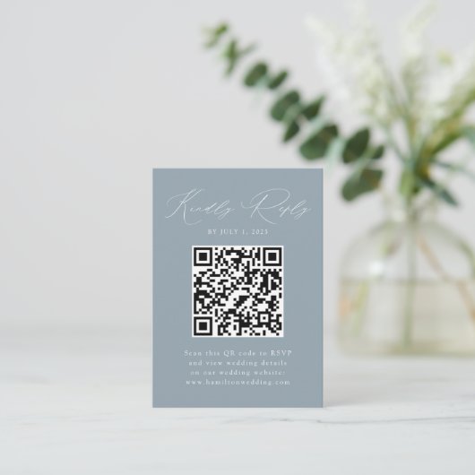 Modern Dusty Blue QR Code RSVP Informatiekaartje (Staand voorkant)