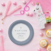 Modern Dusty Blue Religious Cross Baptism Papieren Bordje (Feest)