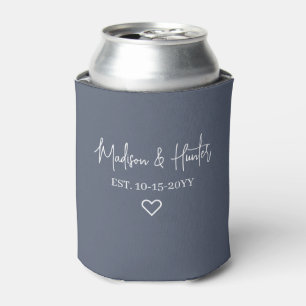 Modern Dusty Blue White Script Name Wedstrijding F Blikjeskoeler