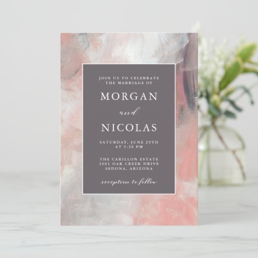 Modern Dusty Coral and Grey Brush Strokes Wedding Kaart (Staand voorkant)