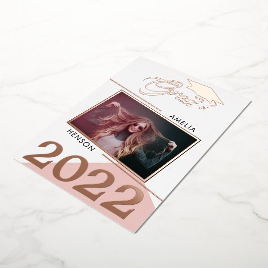 Modern Dusty Pink Afstuderen 2 Foto Afstuderen Folie Uitnodiging (Gedraaid)