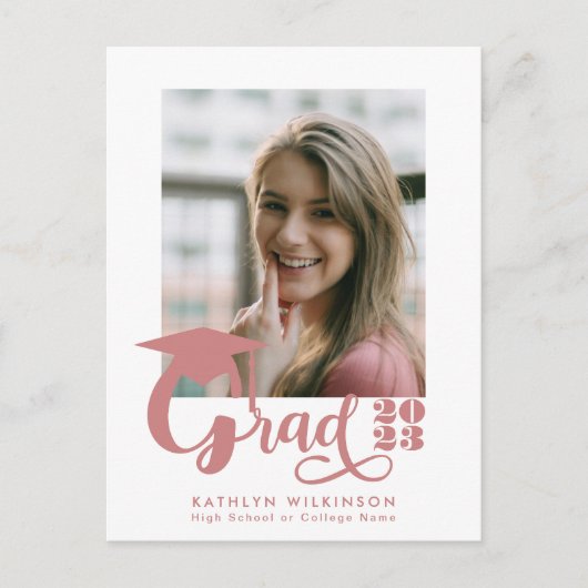 Modern Dusty Pink Script Trendy Photo Afstuderen Uitnodiging Briefkaart (Voorkant)
