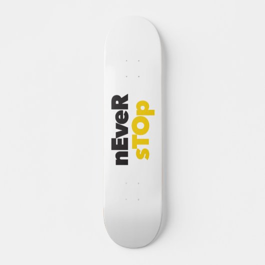 Modern, eenvoudig, bold typographic design Never S Persoonlijk Skateboard (Voorkant)