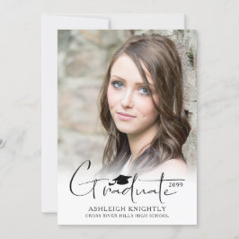 Modern eenvoudig met de hand geletterd Afstuderen  Aankondiging