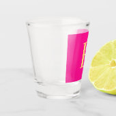 Modern Eenvoudig Monogram Heet Roze Shot Glas (Links)