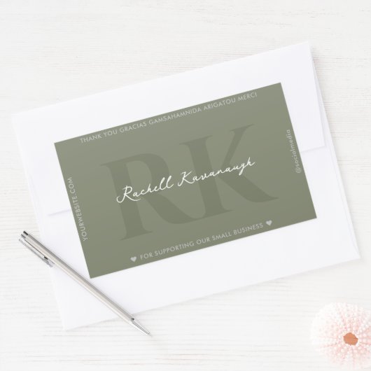 Modern Eenvoudig Monogram Sage Groen Rechthoekige Sticker (Envelop)