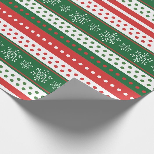Modern Eenvoudig Rood en Groen Strepen Kerstmis Cadeaupapier (Hoek)