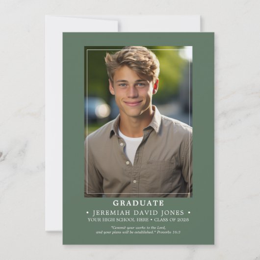 Modern Eenvoudig Sage Groen Foto Afstuderen Aankondiging (Voorkant)