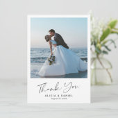 Modern eenvoudig script 2 foto bruiloft bedankkaart (Staand voorkant)