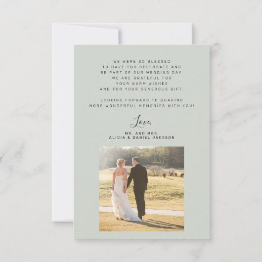 Modern eenvoudig script 2 foto's salie groen bruil bedankkaart (Achterkant)
