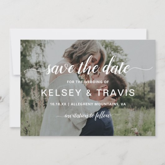 Modern eenvoudig script foto elegante bruiloft save the date (Voorkant)