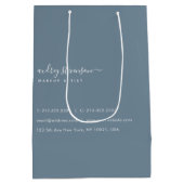 modern Eenvoudig stoffige blauwe handtekening Typo Medium Cadeauzakje (Achterkant)