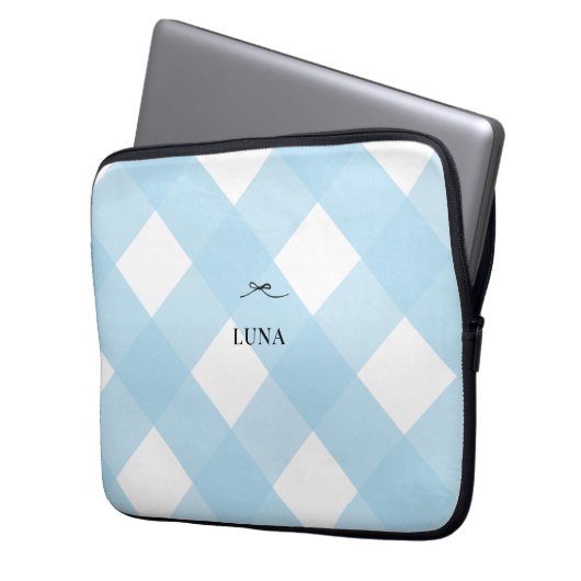 Modern Eenvoudig Zwart Bow Blauw Monogram Gingham Laptop Sleeve (Voorkant Links)