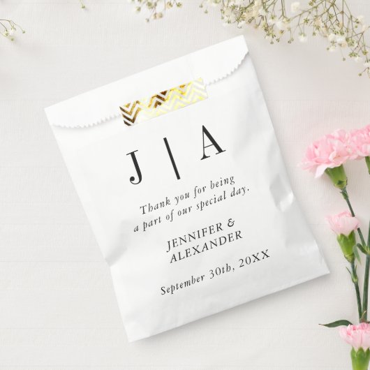 Modern Eenvoudig Zwart En Wit Monogram Trouwfeest Bedankzakje (Gezegeld)